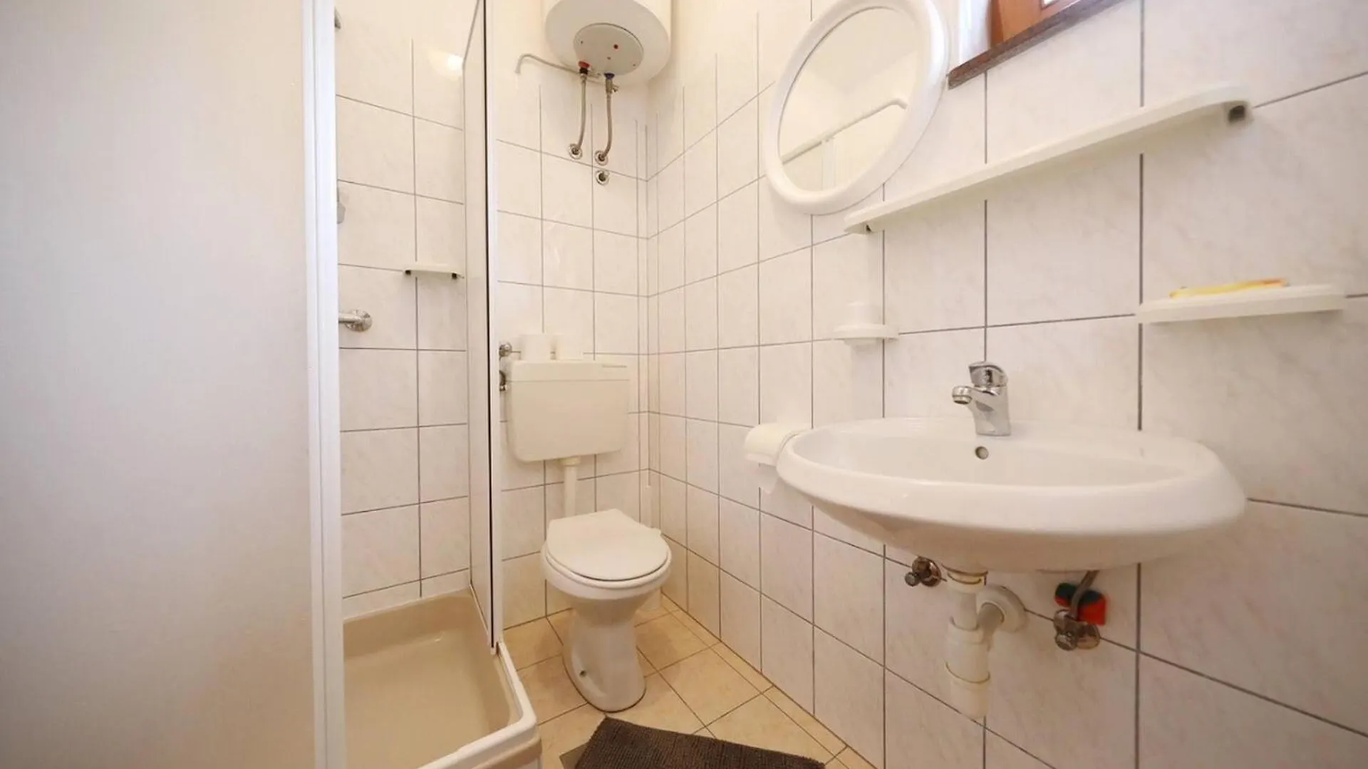 Knez - Relaxing Apartments Near The Sea On Mali Iz Guest house